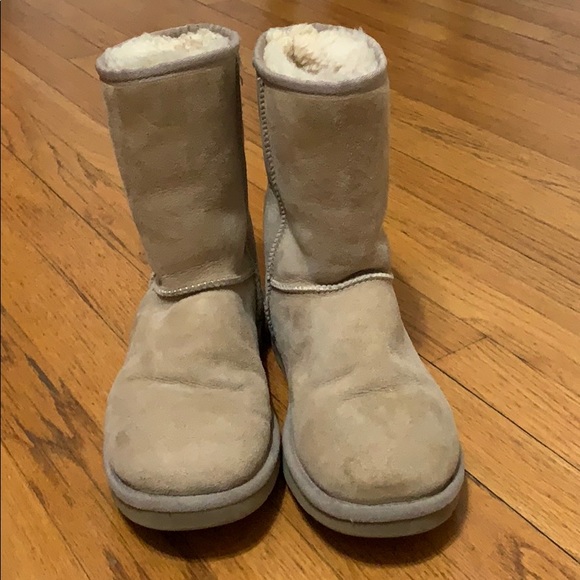 Tan Uggs - Picture 3 of 6